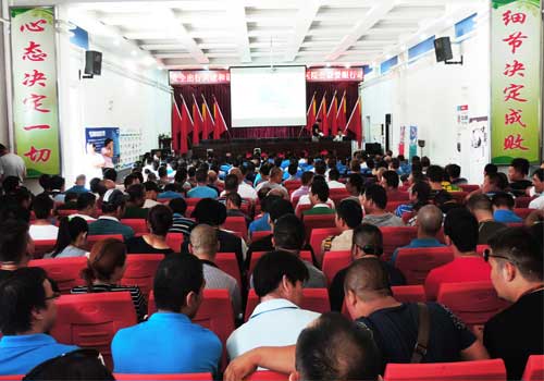 我市公交出租車攜手普瑞眼科為千名司機檢查眼睛