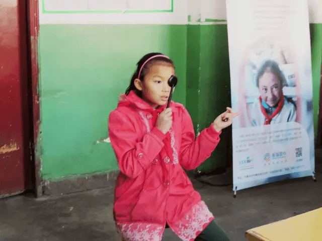 沙區(qū)倉(cāng)房溝殘聯(lián)攜手普瑞眼科醫(yī)院走進(jìn)倉(cāng)房溝小學(xué)