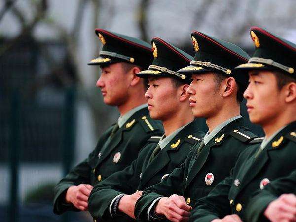 軍校成考生熱門選擇，專家提醒莫讓近視成了“攔路虎”