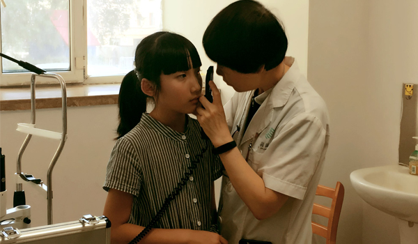 天津眼科斜弱視專家岳以英教授來(lái)疆坐診首日現(xiàn)場(chǎng)火爆!