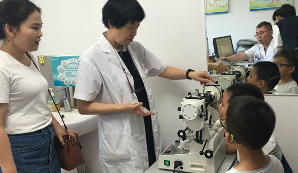 天津眼科斜弱視專家岳以英教授來(lái)疆坐診首日現(xiàn)場(chǎng)火爆!