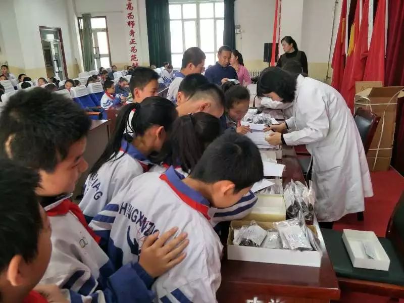 這是個有點心酸的故事，愛心送給那些需要幫助的孩子