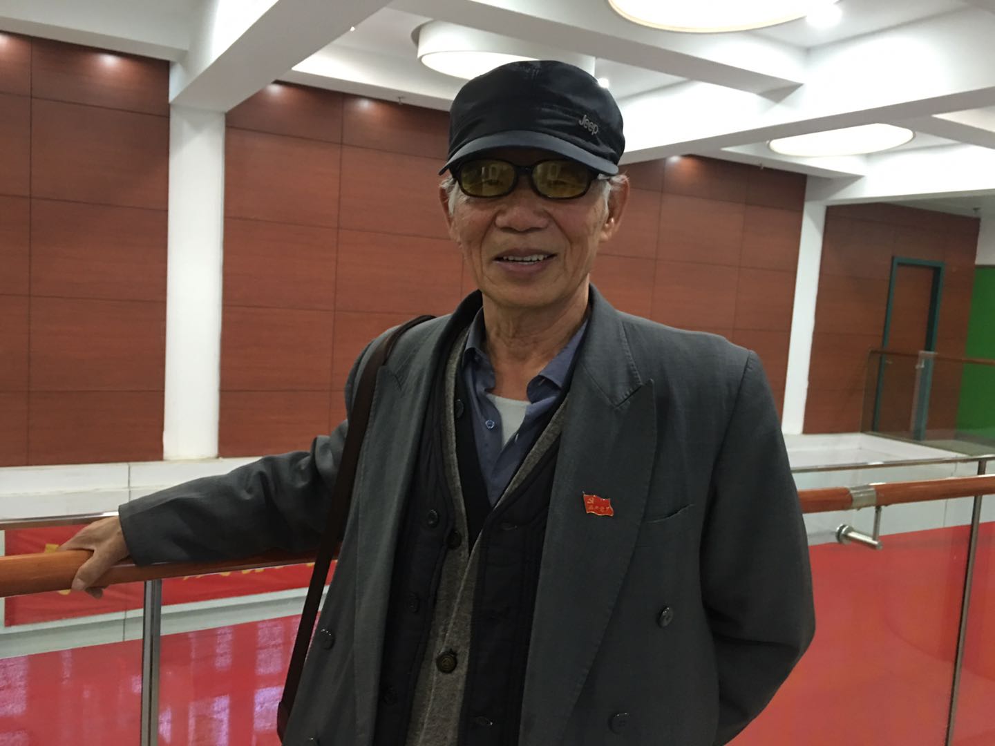 白內(nèi)障術(shù)后喜開顏，老人組團送錦旗啦!