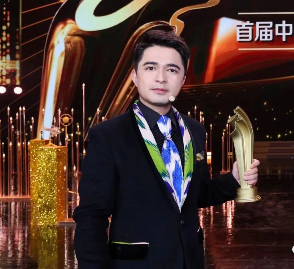 從演播室到手術(shù)室，主持人海米提的摘鏡之旅